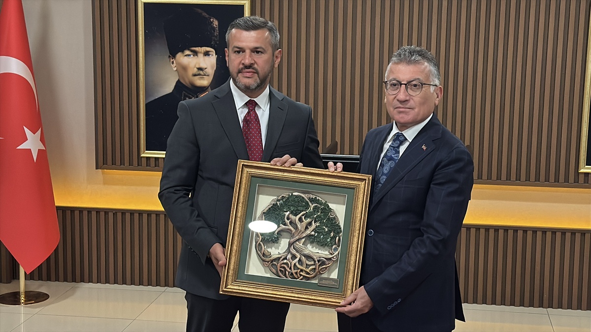 AK Parti TBMM Grup Başkanı Güler, Karabük\'te "Türkiye Yüzyılı Buluşmaları" programında konuştu: