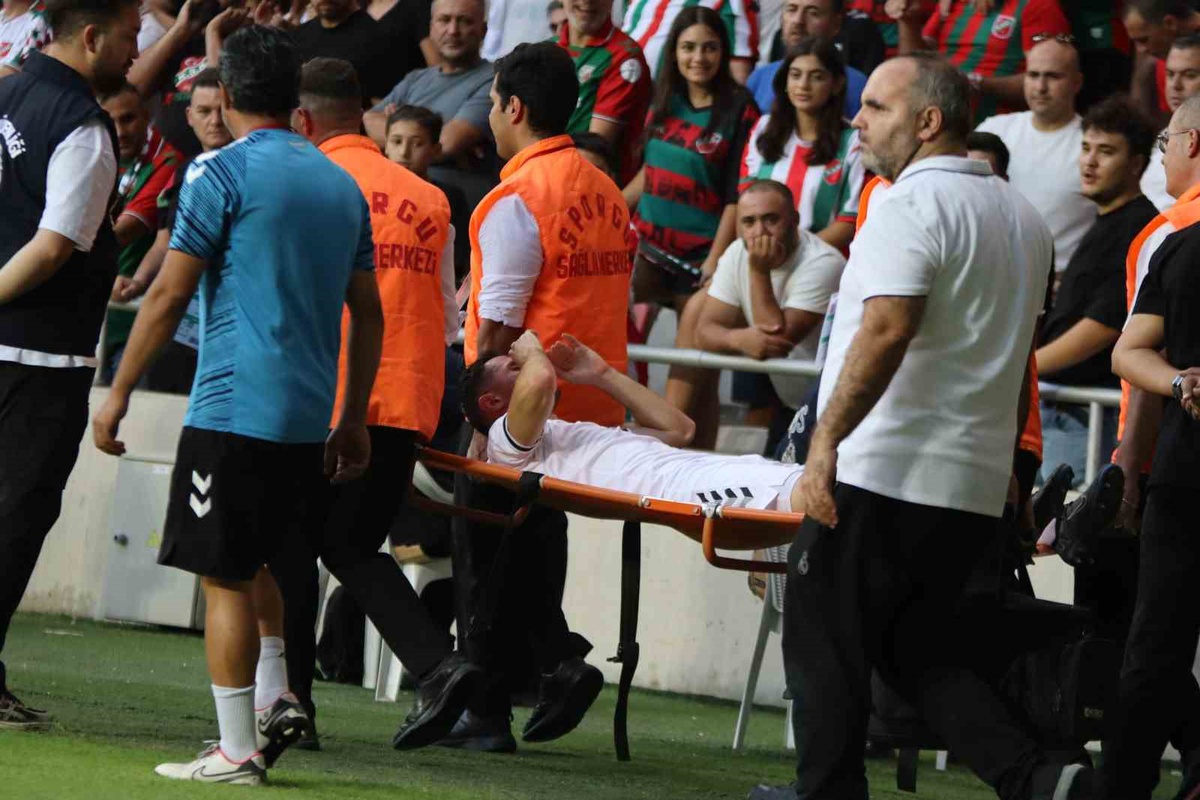 Altay'ın sol beki İbrahim Kıravi'nin çapraz bağları koptu, sezonu kapattı