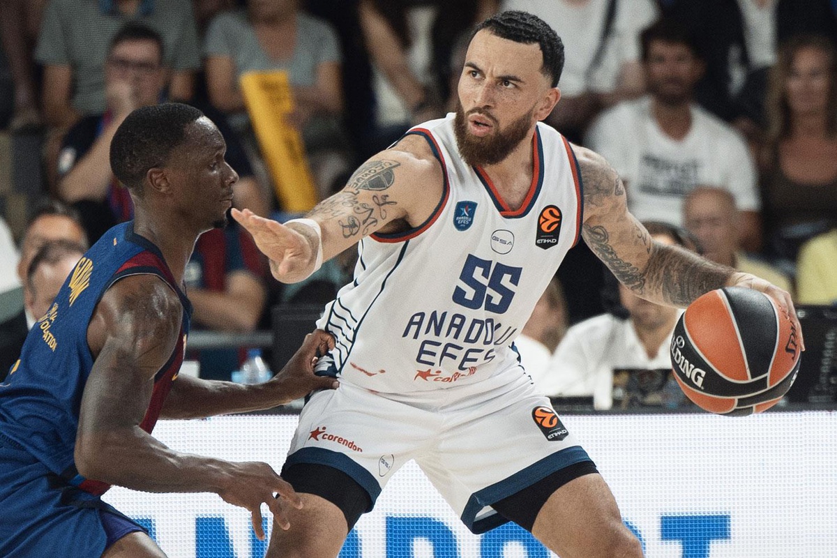 Anadolu Efes, EuroLeague’e mağlubiyetle başladı