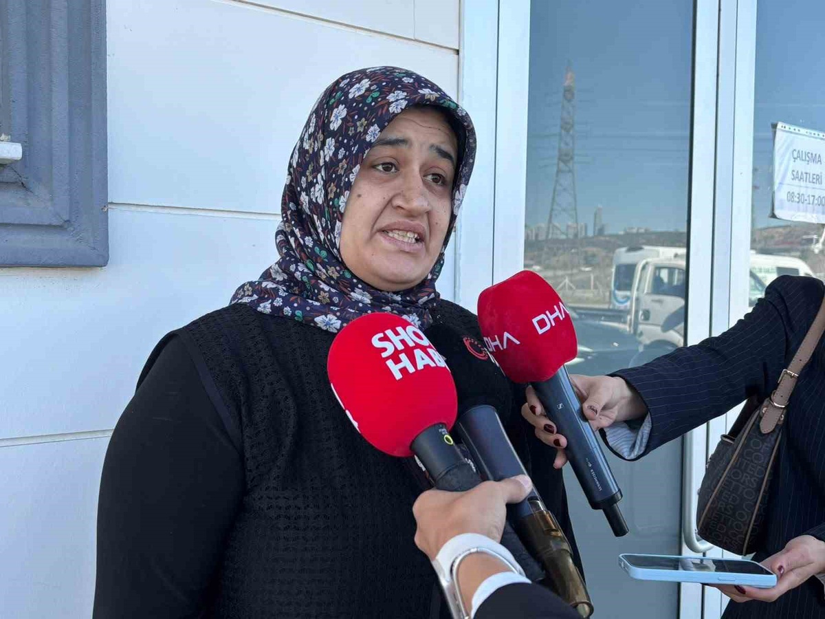 Eski eşinin bıçaklı saldırısında kadın öldü, Ankara Gölbaşı\'nda toprağa verildi
