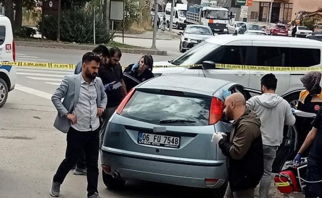 Otomobildeki sır ölümün nedeni belli oldu! İki arkadaş yan yana bulunmuştu