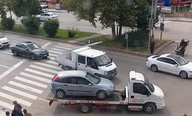 Otomobildeki sır ölümün nedeni belli oldu! İki arkadaş yan yana bulunmuştu