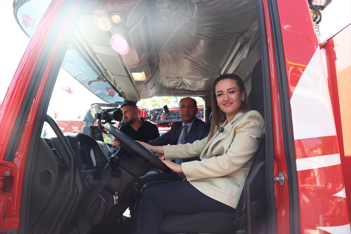 Antalya itfaiyesi 24 yeni aracı 14 milyon avro yatırımla filosuna kattı
