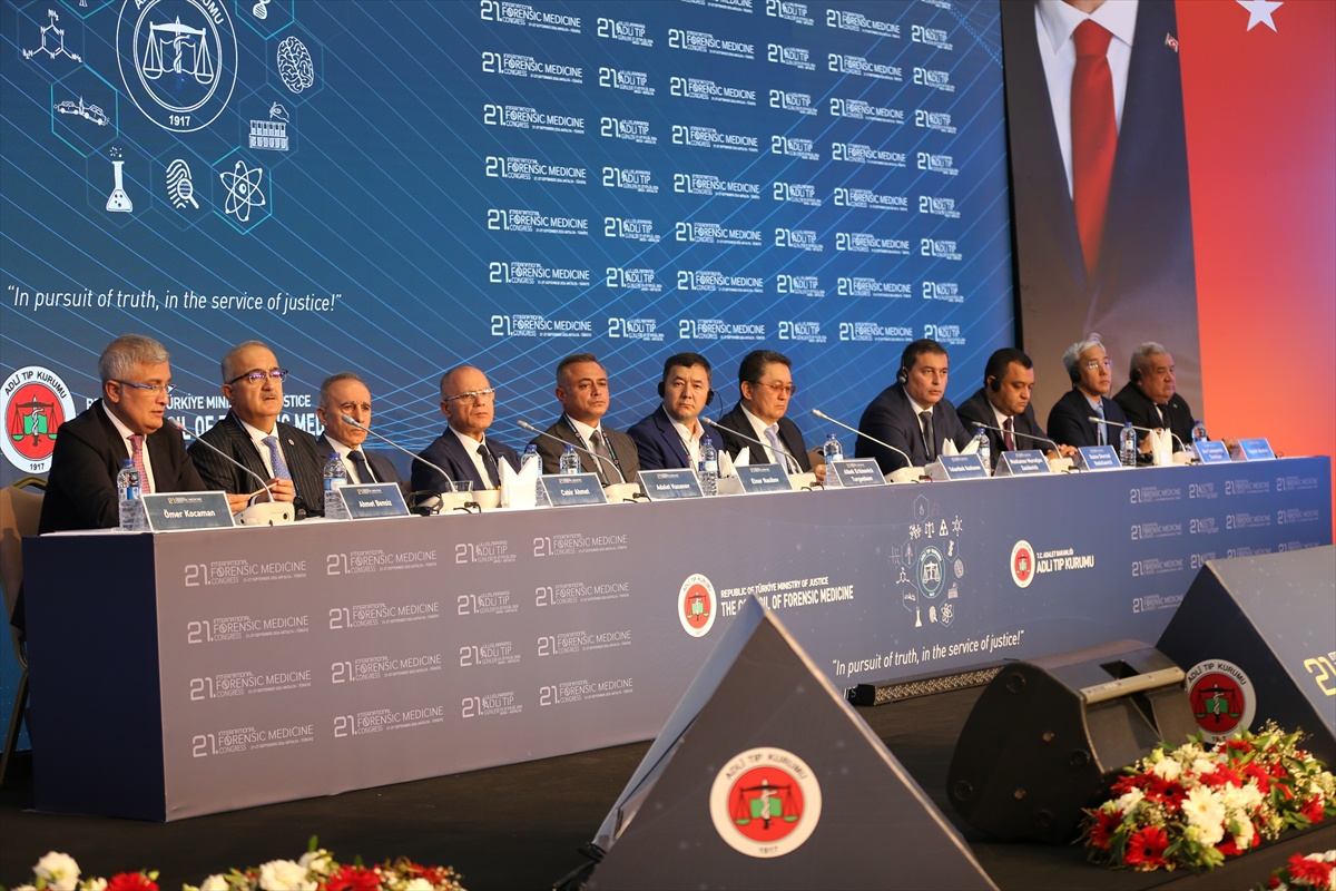 Antalya\'da 21. Uluslararası Adli Tıp Günleri\'nde bilirkişilik oturumları yapıldı