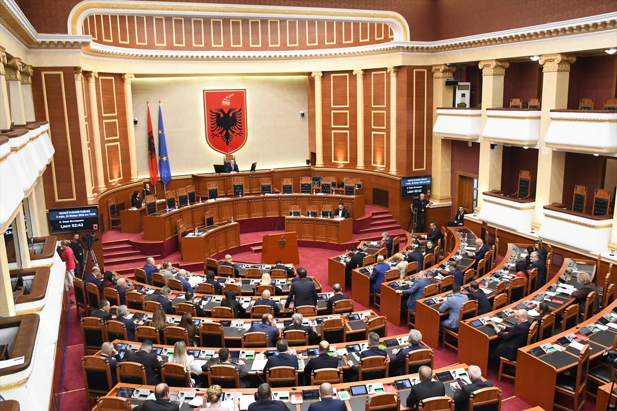 Arnavutluk Meclisi, Gazze\'ye en fazla 40 asker göndermeyi 106 oyla kabul etti