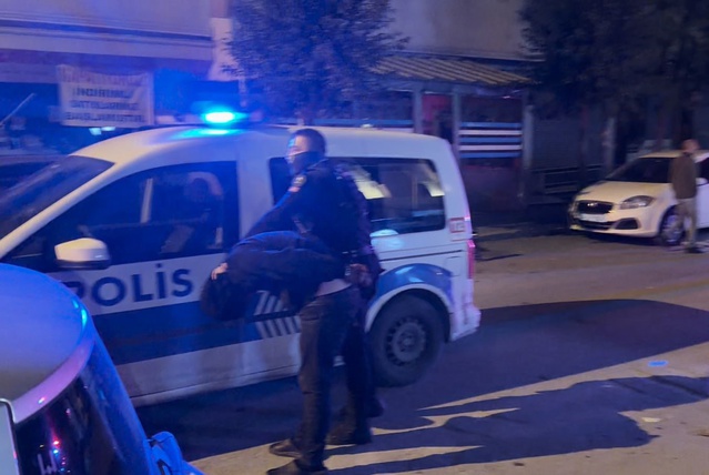 Avcılar'da polis aracına çarparak kaçan sürücüye 303 bin 45 lira ceza kesildi