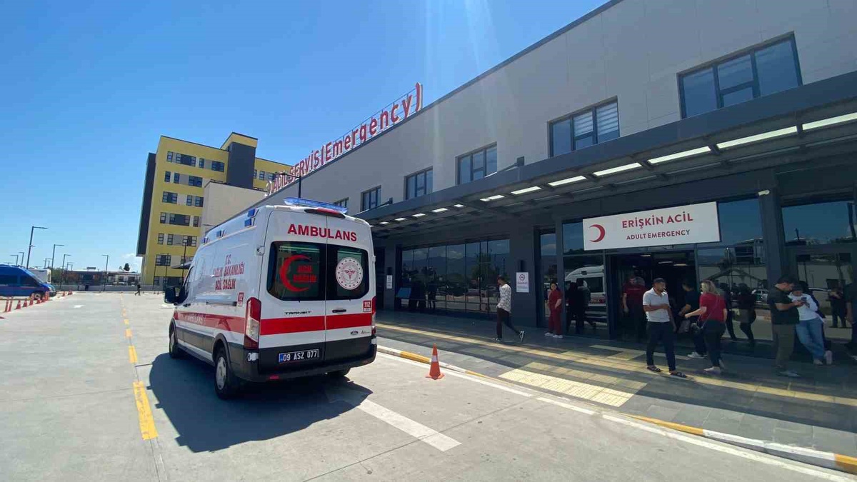Aydın Efeler\'de karşıya geçmek isteyen kadın, aracın çarpmasıyla hayatını kaybetti
