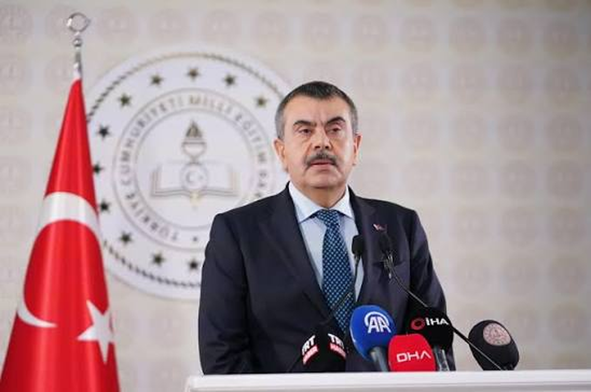 Bakan Tekin, Turgutlu saldırısı sonrası velilere sosyal medya takibi çağrısı yaptı