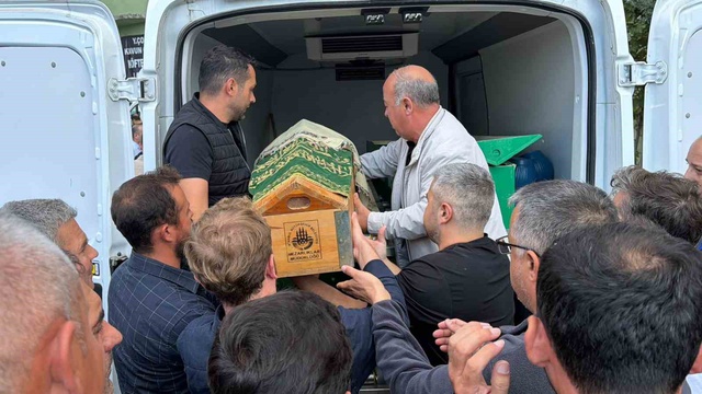 Doğumuna 2 hafta kalmıştı! Anne ile 3 yaşındaki kızı yan yana toprağa verildi