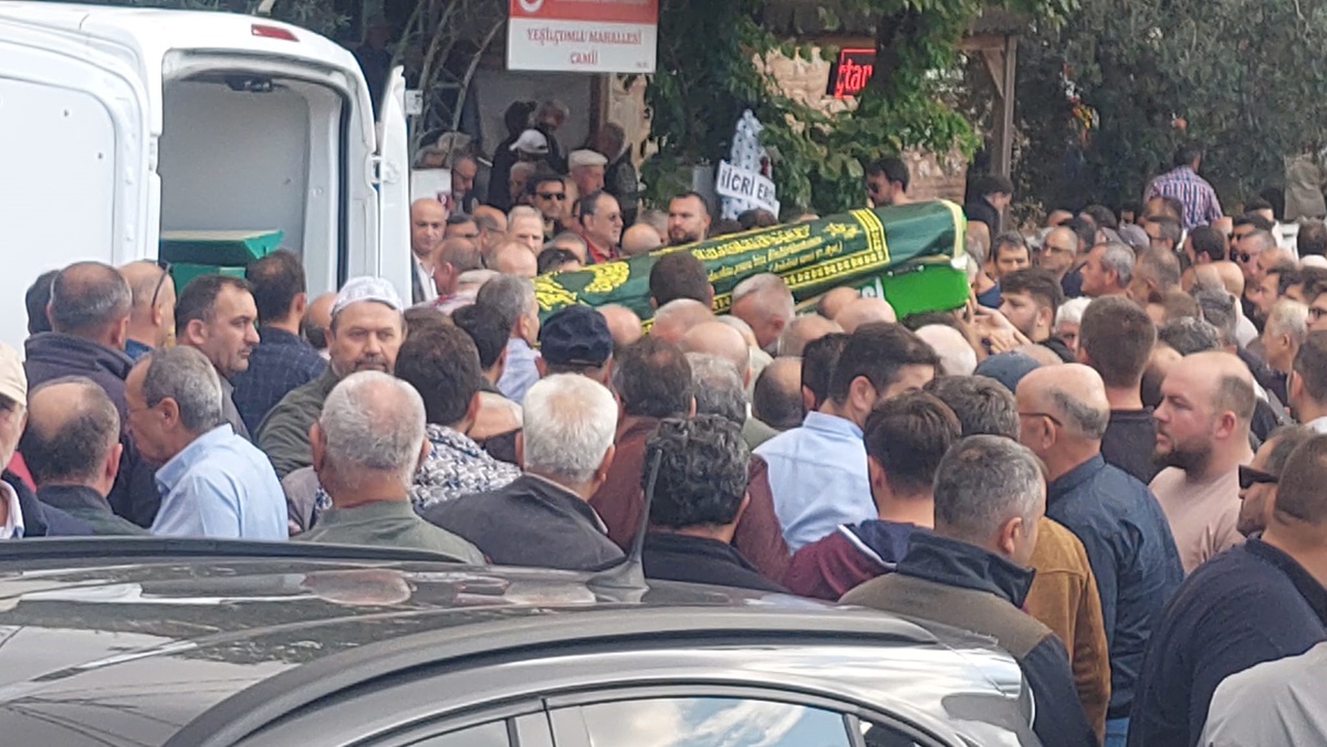 Bandırma\'da hamile kadın ve 3 yaşındaki kızı kazada öldü, karnındaki bebek de yaşamını yitirdi