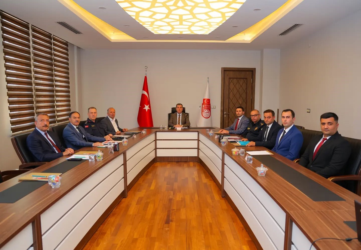 Bayburt\'ta üniversite güvenlik toplantısında yurt ve yerleşke önlemleri görüşüldü
