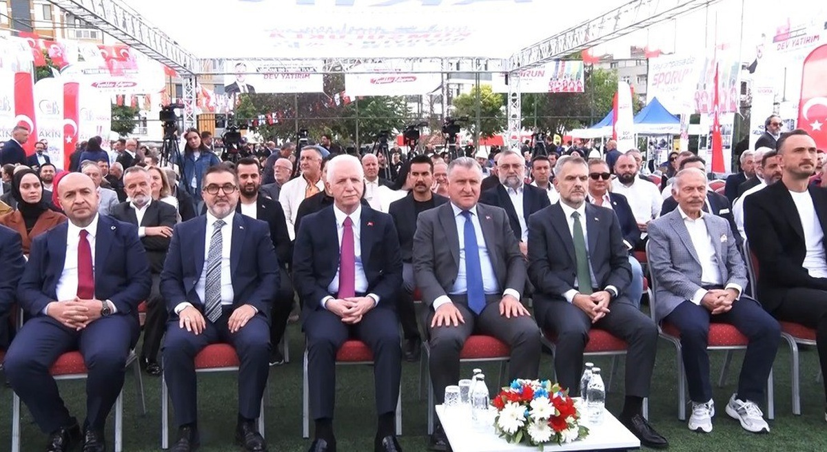 Bayrampaşa\'da 1 milyar 150 milyon TL\'lik spor kompleksinin temeli atıldı