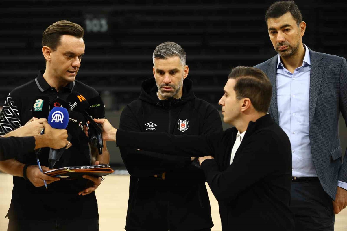 Beşiktaş\'ta 13 yıl sonra EuroLeague\'de Alimpijevic taraftardan destek istedi