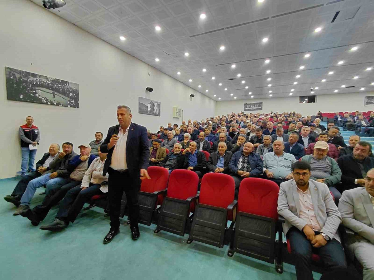 Mudurnu\'da 329 ticari kanatlı hayvan yetiştiricisine biyogüvenlik eğitimi verildi