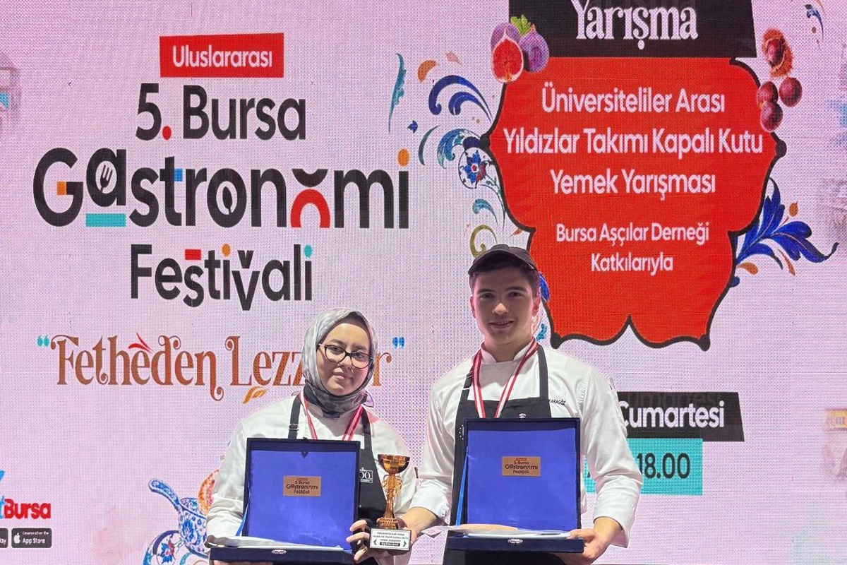 BŞEÜ Aşçılık takımı Bursa\'da coğrafi işaretli ürünlerle Türkiye üçüncülüğünü kazandı