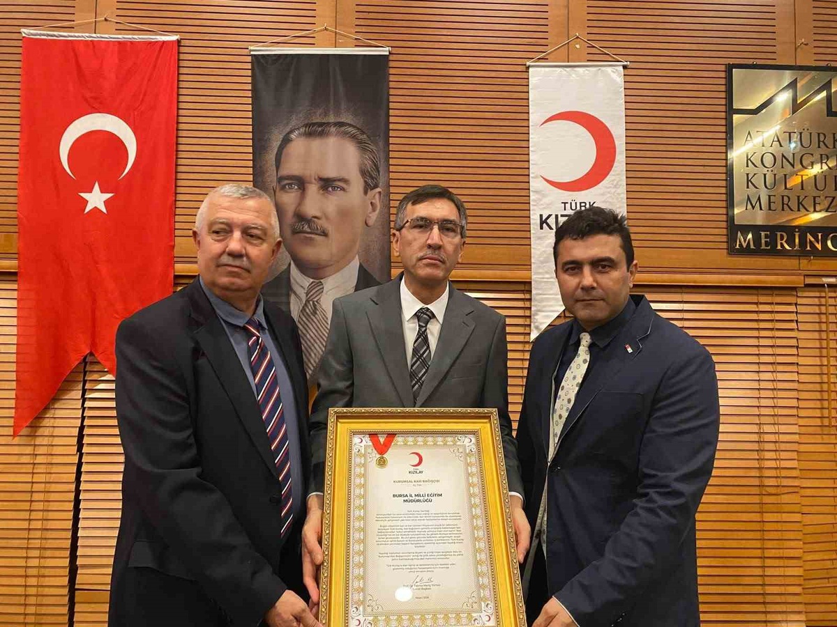 Bursa\'da okullarda Türk Kızılay iş birliğiyle 18 bin 67 ünite kan bağışı toplandı