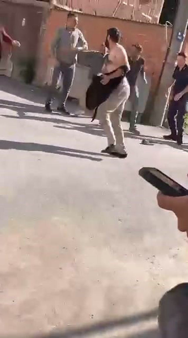 Müteahhit ile inşaat işçileri arasında kavga: 8 kişi yaralandı