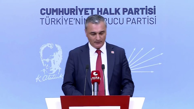 CHP Sözcüsü Sarı, Özgür Özel'e AKP'ye geçen 39 başkan için öz eleştiri çağrısı yaptı