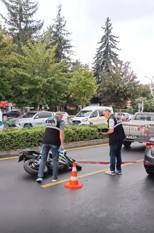 Çorum'da Orman İşletme kamyonetiyle çarpışan 18 yaşındaki sürücü hayatını kaybetti