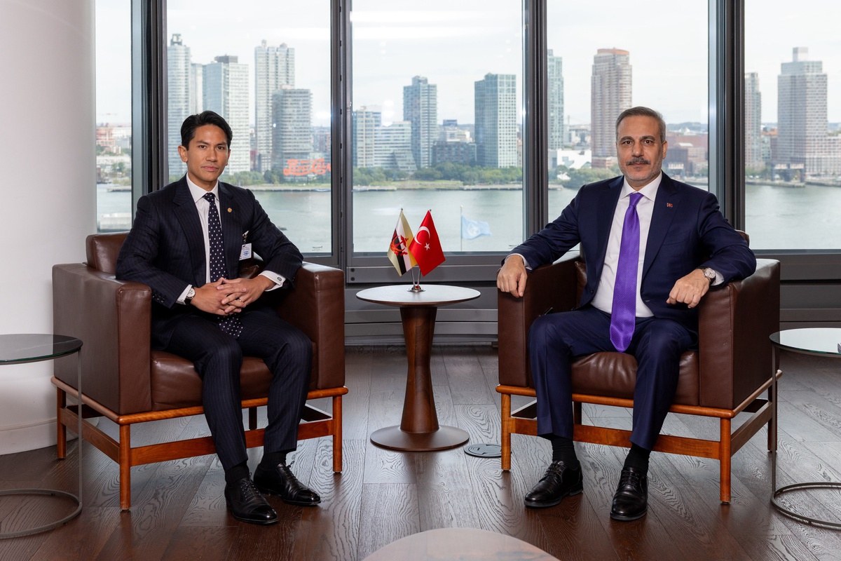 Dışişleri Bakanı Fidan, Bruneili mevkidaşıyla New York\'taki Türkevi\'nde buluştu