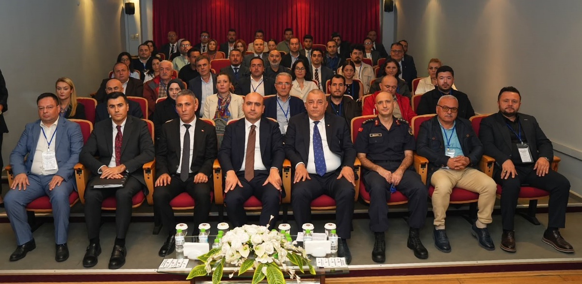 Düzce\'de ekonomi çalıştayı 5 masada toplandı, \'4T 1S\' vizyonu belirlendi