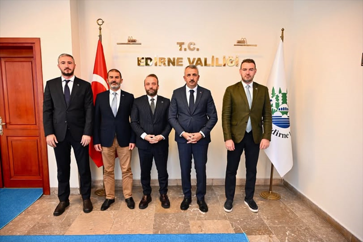 Edirne Valisi Sezer, MHP İl Başkanı Biçer ve Okçular Vakfı yetkililerini kabul etti