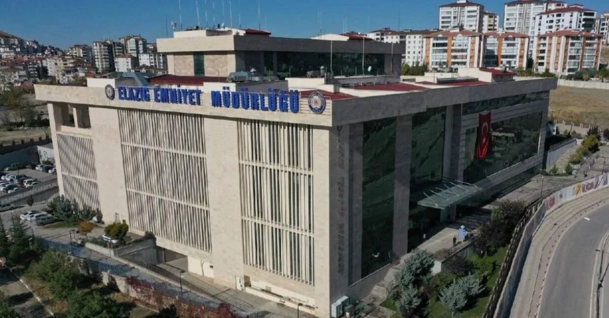 Elazığ\'da dur ihtarına uymayan ehliyetsiz sürücüye 4 maddeden 326 bin lira ceza kesildi