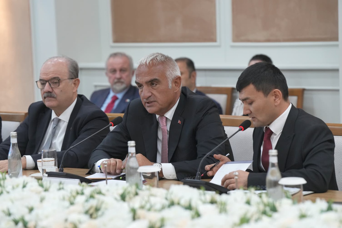 Ersoy, Taşkent\'te \'Maturidi\'nin Düşünce Dünyası\'nın Özbekçe tanıtımına katıldı