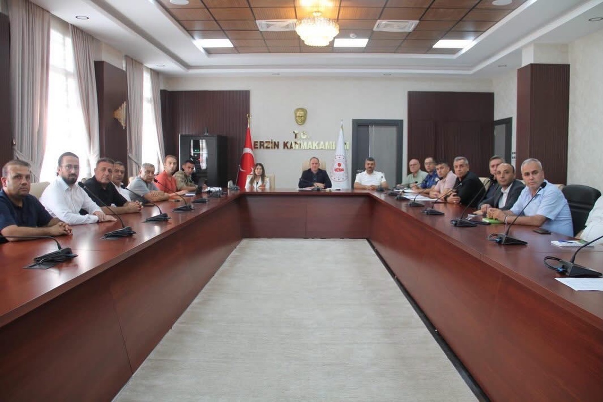 Erzin\'de okul çevre güvenliği toplantısı Kaymakam Akpınar başkanlığında yapıldı