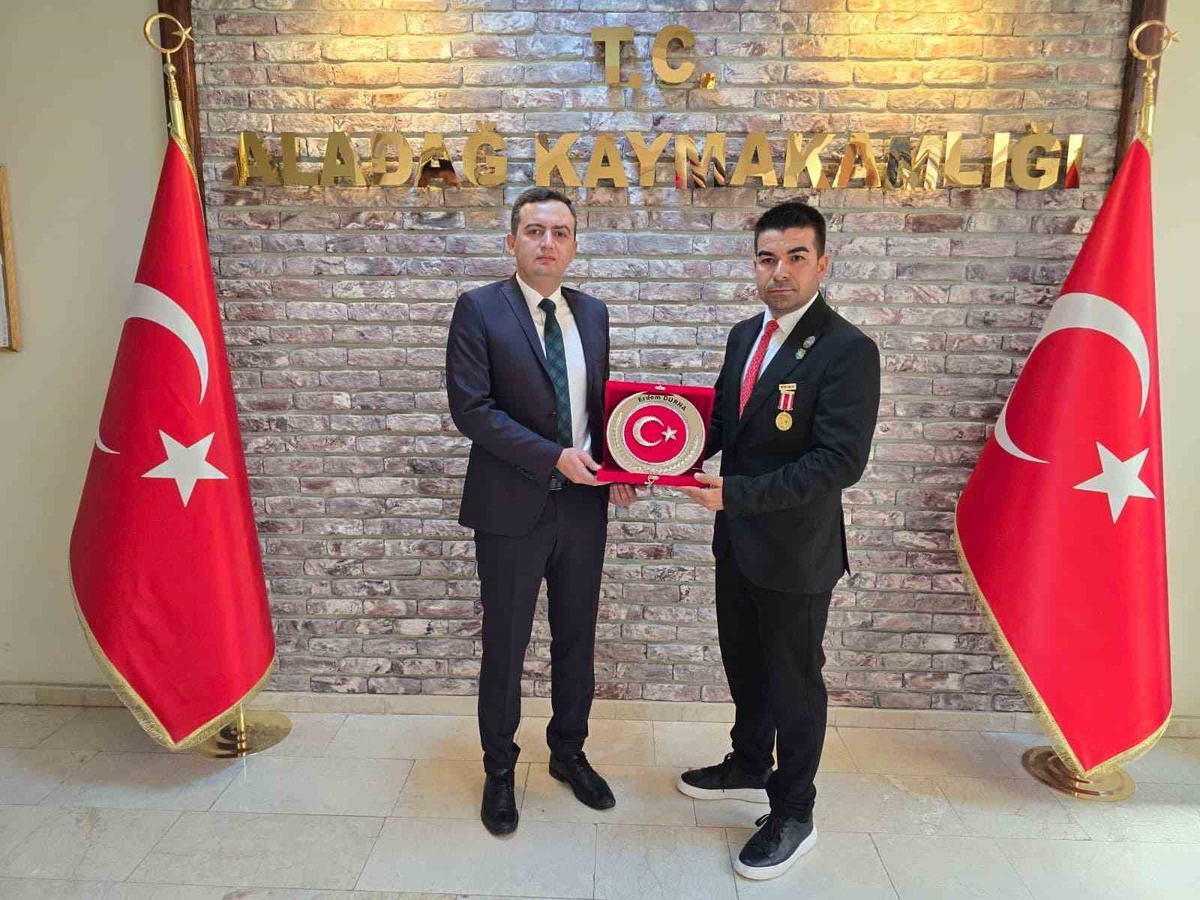 Adana\'da Fırat Kalkanı gazisi Erdem Durna, kiracısının tornavidalı saldırısına uğradı