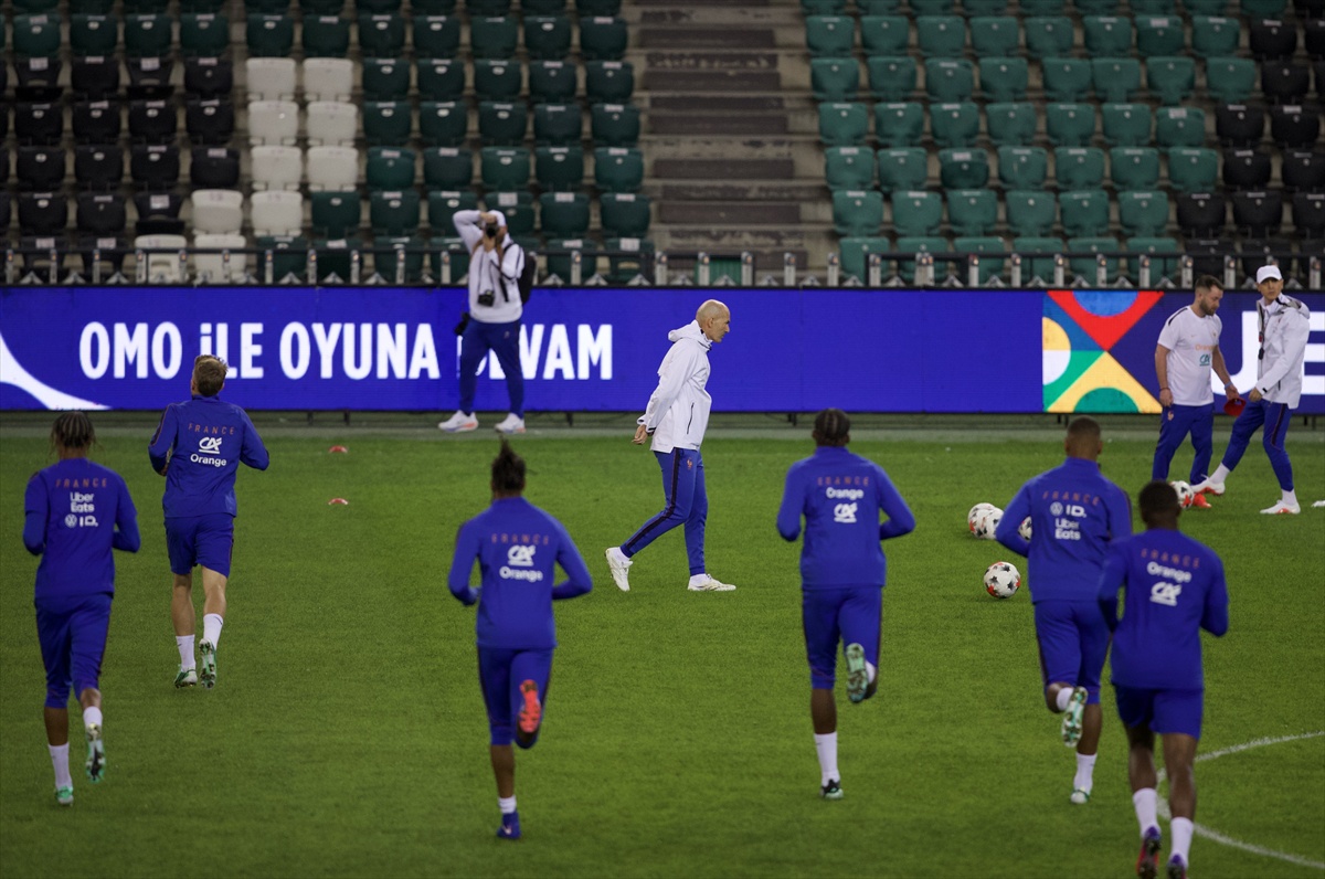 Fransa, A Milli Futbol Takımı maçı öncesi Kocaeli'de antrenman yaptı