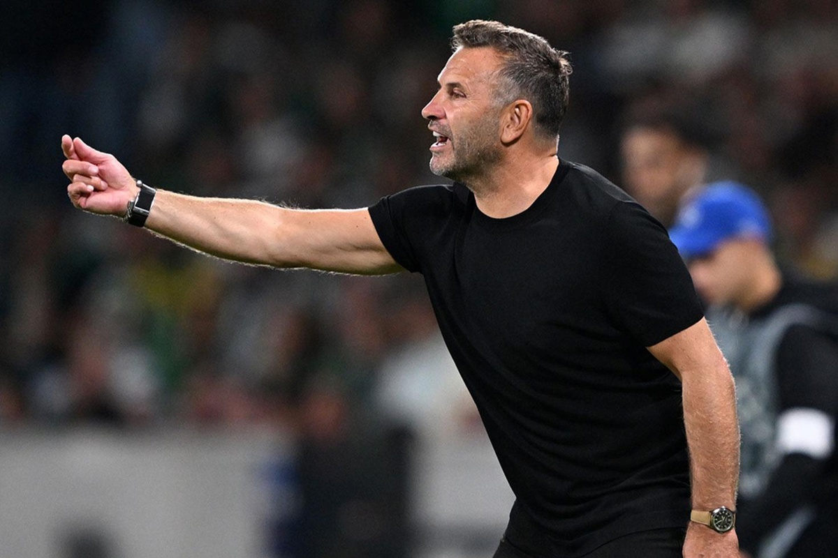 Galatasaray\'da taşlar yerinden oynuyor! Okan Buruk\'tan ezber bozan karar