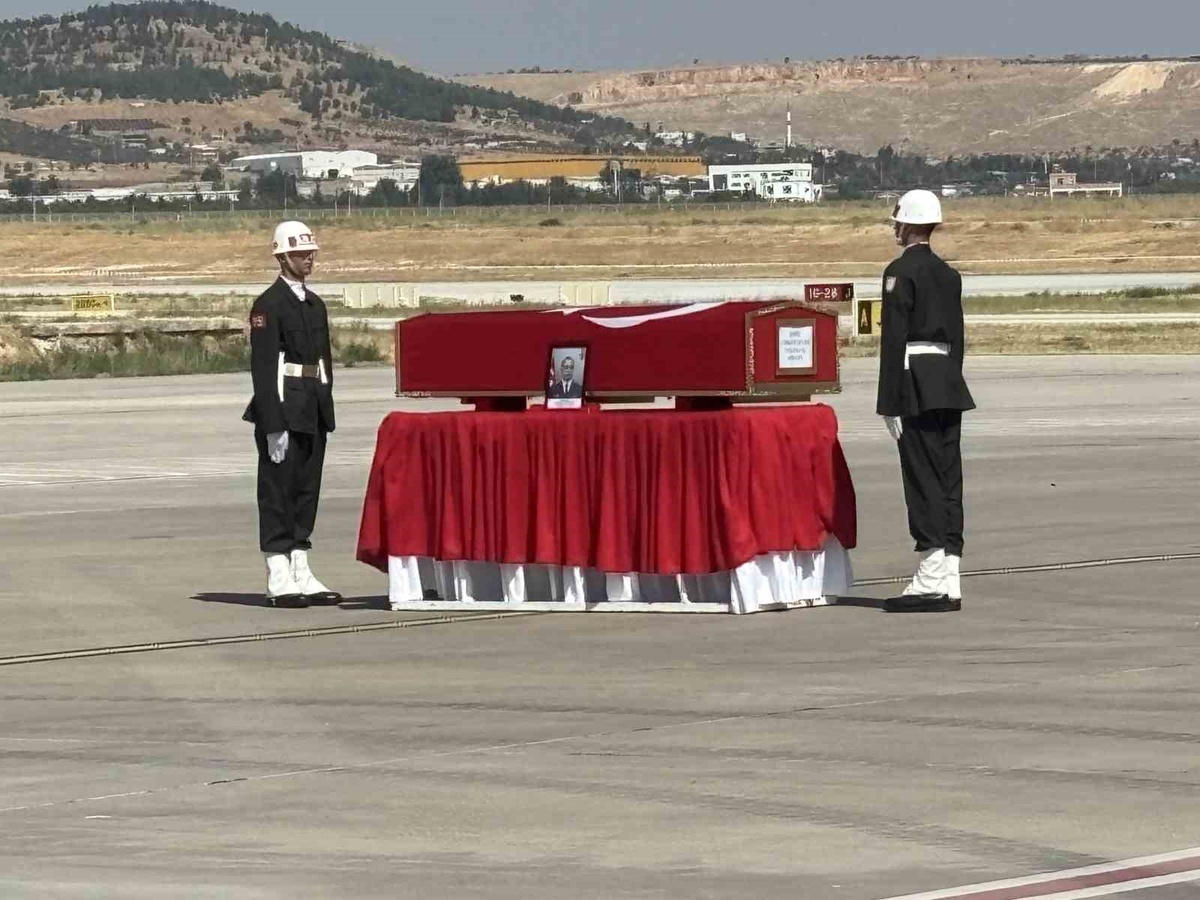 Görev başında rahatsızlanarak şehit olan asker memleketine uğurlandı