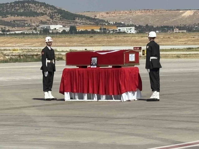 Görev başında rahatsızlanarak şehit olan asker memleketine uğurlandı