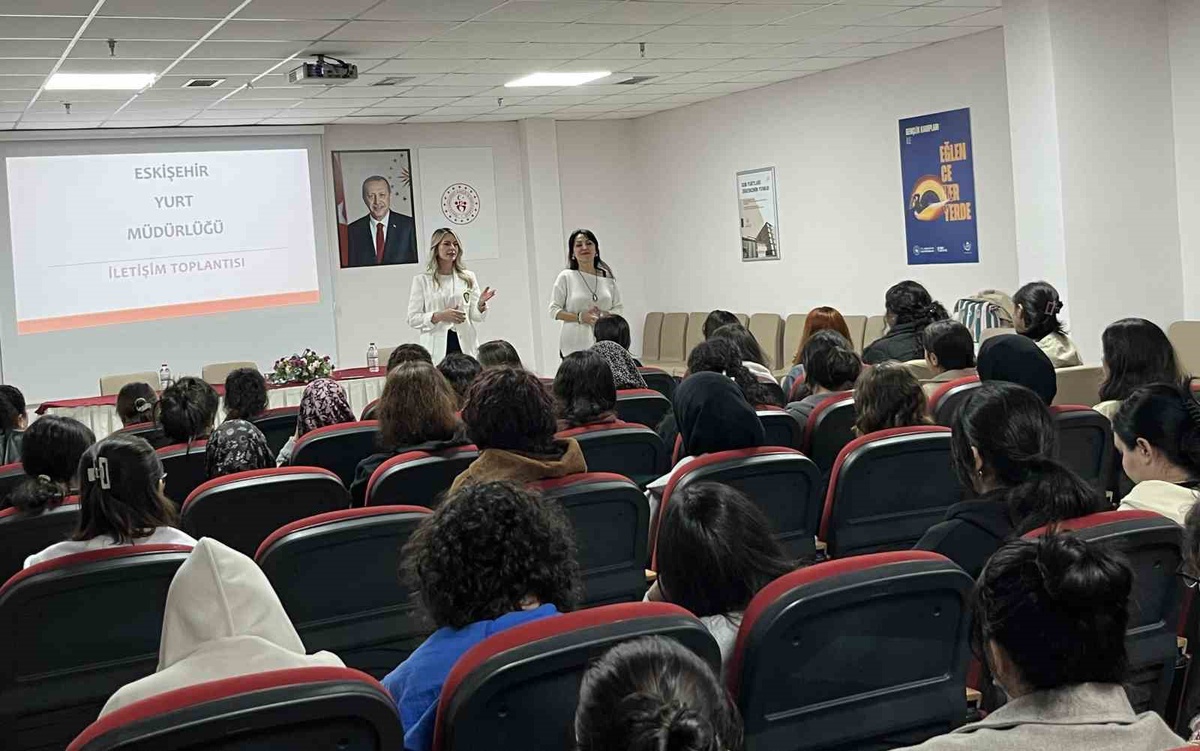 GSB Eskişehir yurtlarında yeni öğrencilere uyum ve barınma bilgilendirmesi yaptı