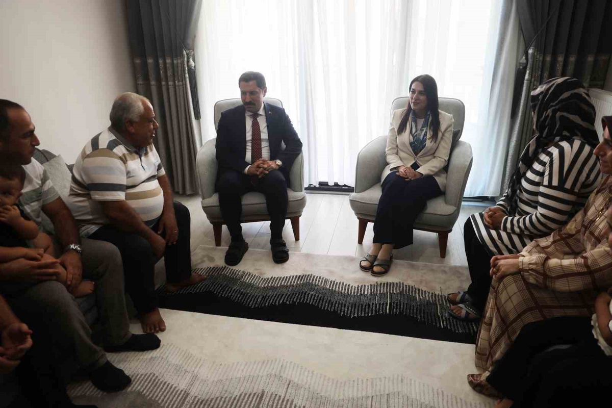 Hatay Valisi Masatlı, Cumhuriyet Mahallesi\'nde yaşamın yeniden başladığını söyledi