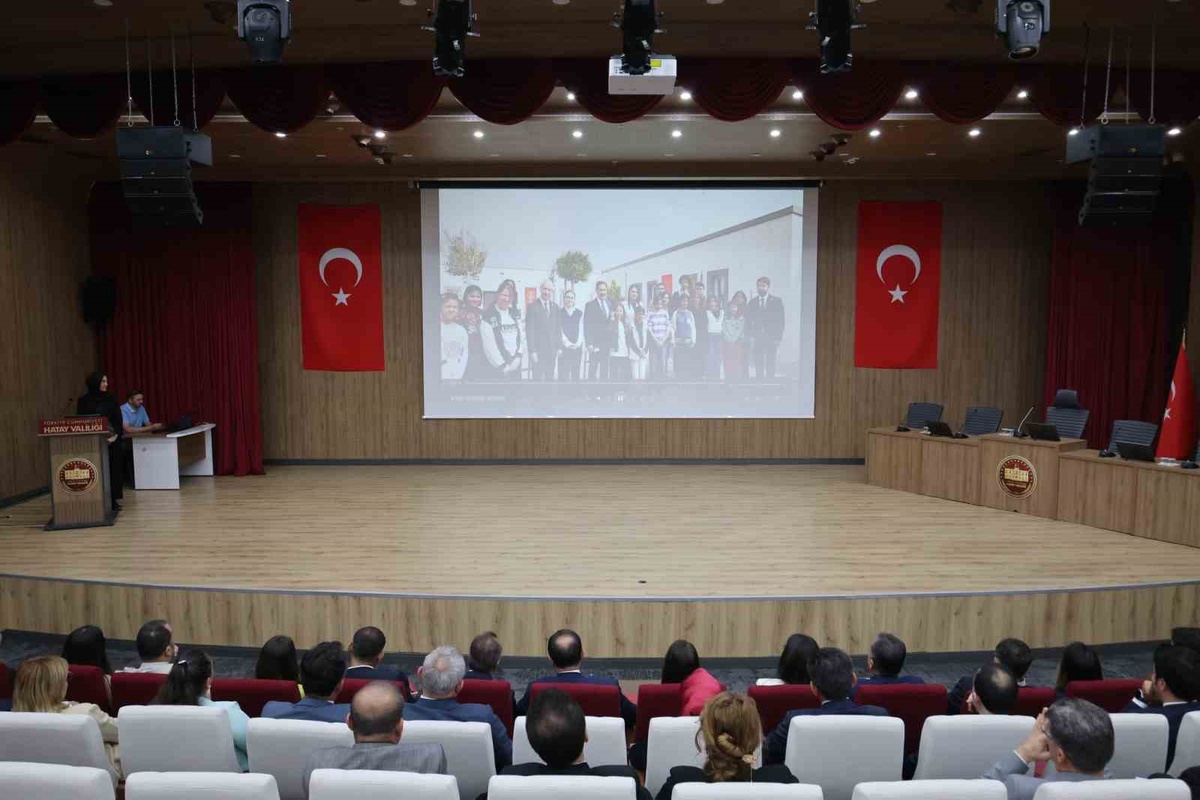 Hatay\'da sosyal projeler toplantısında 9 bin 605 çocuk için çalışmalar ele alındı