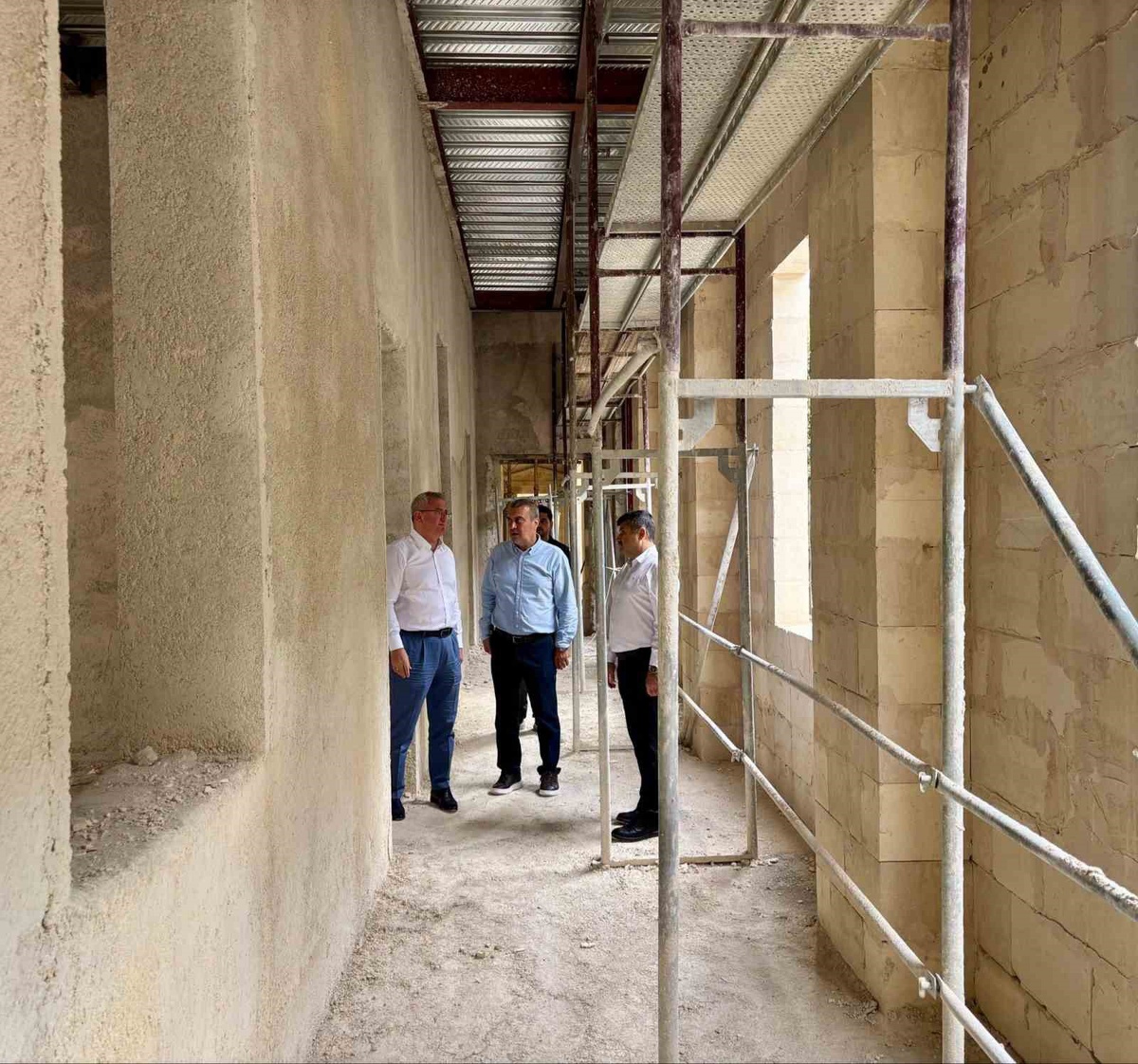 Kaymakam Önder, Milli Eğitim Müdürü Haytaz ile İskenderun Lisesi restorasyonunu inceledi