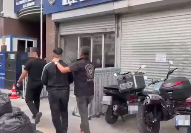 İzmir'de 78 adrese eş zamanlı şafak operasyonu düzenlendi, 184 kişi gözaltına alındı