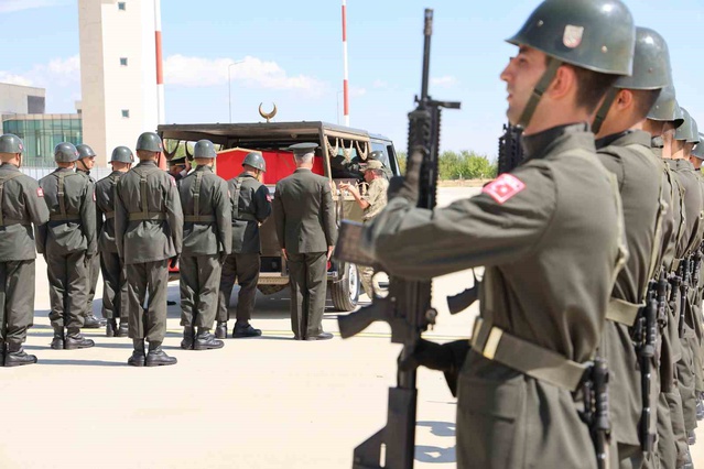 Kalp krizi geçirerek şehit olan Uzman Çavuş Sevim’in naaşı Elazığ’a getirildi