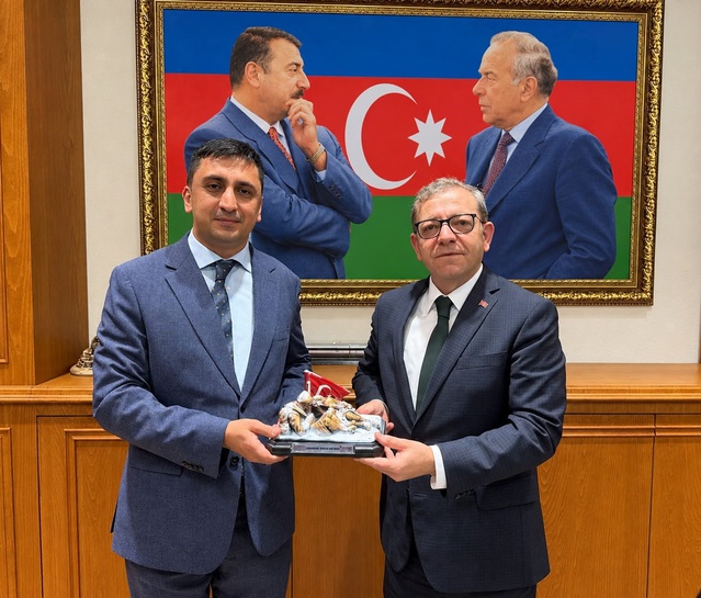 Kars Valisi Polat, Azerbaycan Başkonsolosu Zeynalov'u ziyaret etti