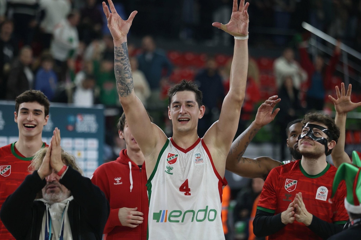 Karşıyaka borçları kapatıp transfer yasağını kaldırdı, 9 transferine lisans çıkaracak