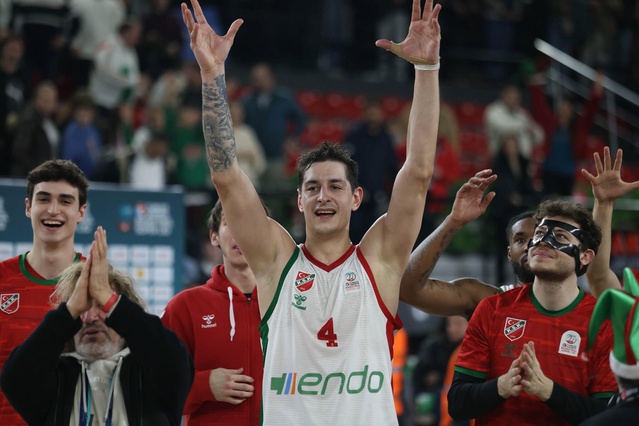 Karşıyaka borçları kapatıp transfer yasağını kaldırdı, 9 transferine lisans çıkaracak