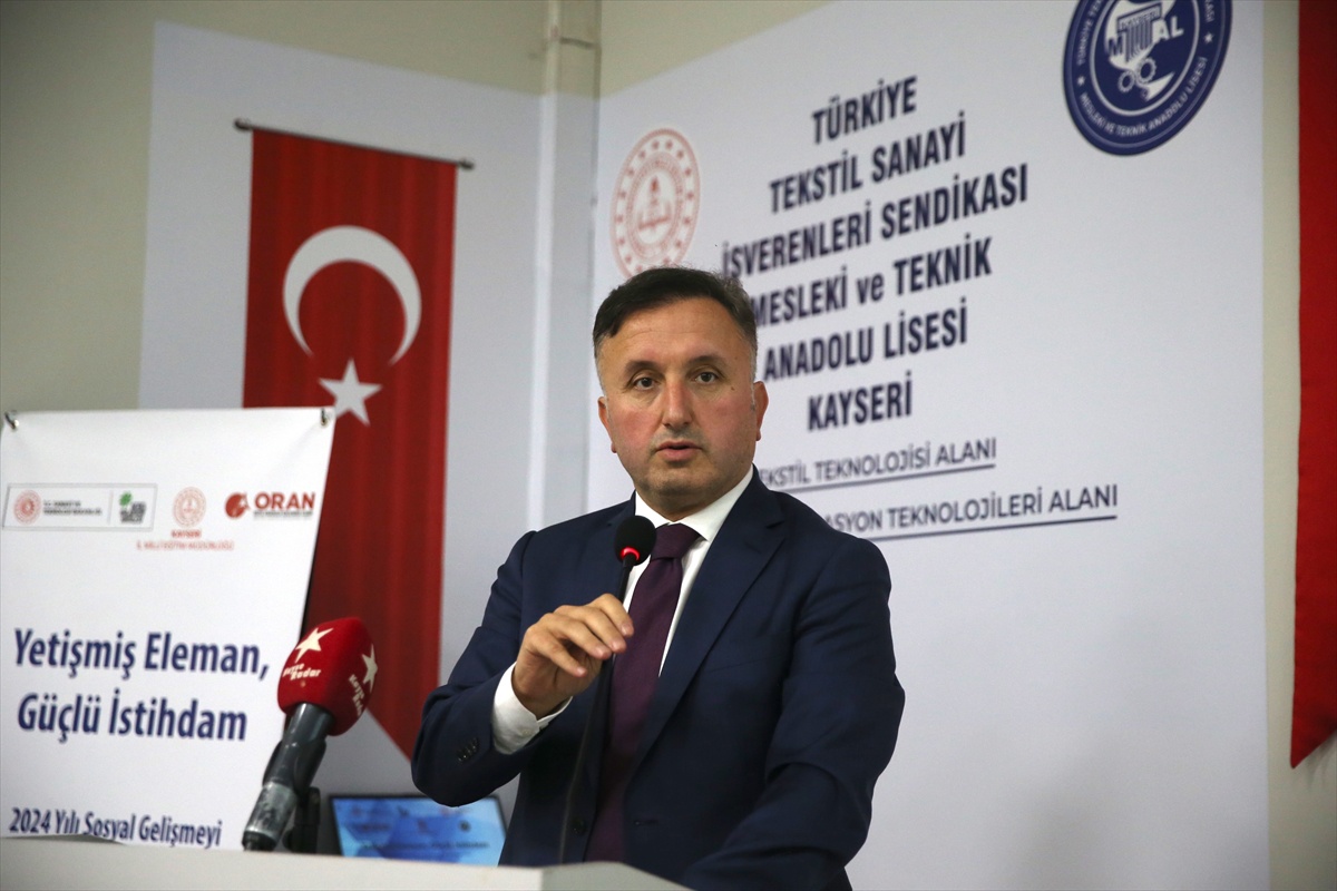 Kayseri\'de SOGEP destekli istihdam projesi törenle tamamlandı, öğrenciler katıldı