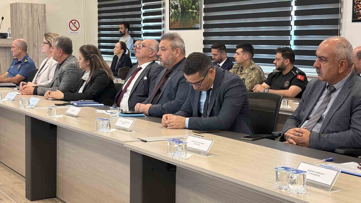 Kırklareli Valisi Uğur Turan, bağımlılıkla mücadelede UYUMA\'ya çağrı yaptı