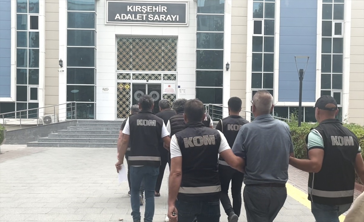 Kırşehir\'de tefecilik operasyonunda 5 zanlıdan 3\'ü tutuklandı, 2\'si serbest kaldı