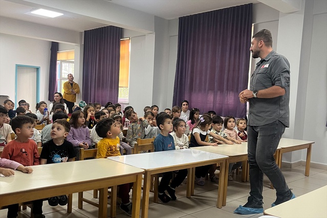 Kızılay'ın afet farkındalığı eğitimi Havza'da kreşten liseye ulaştı