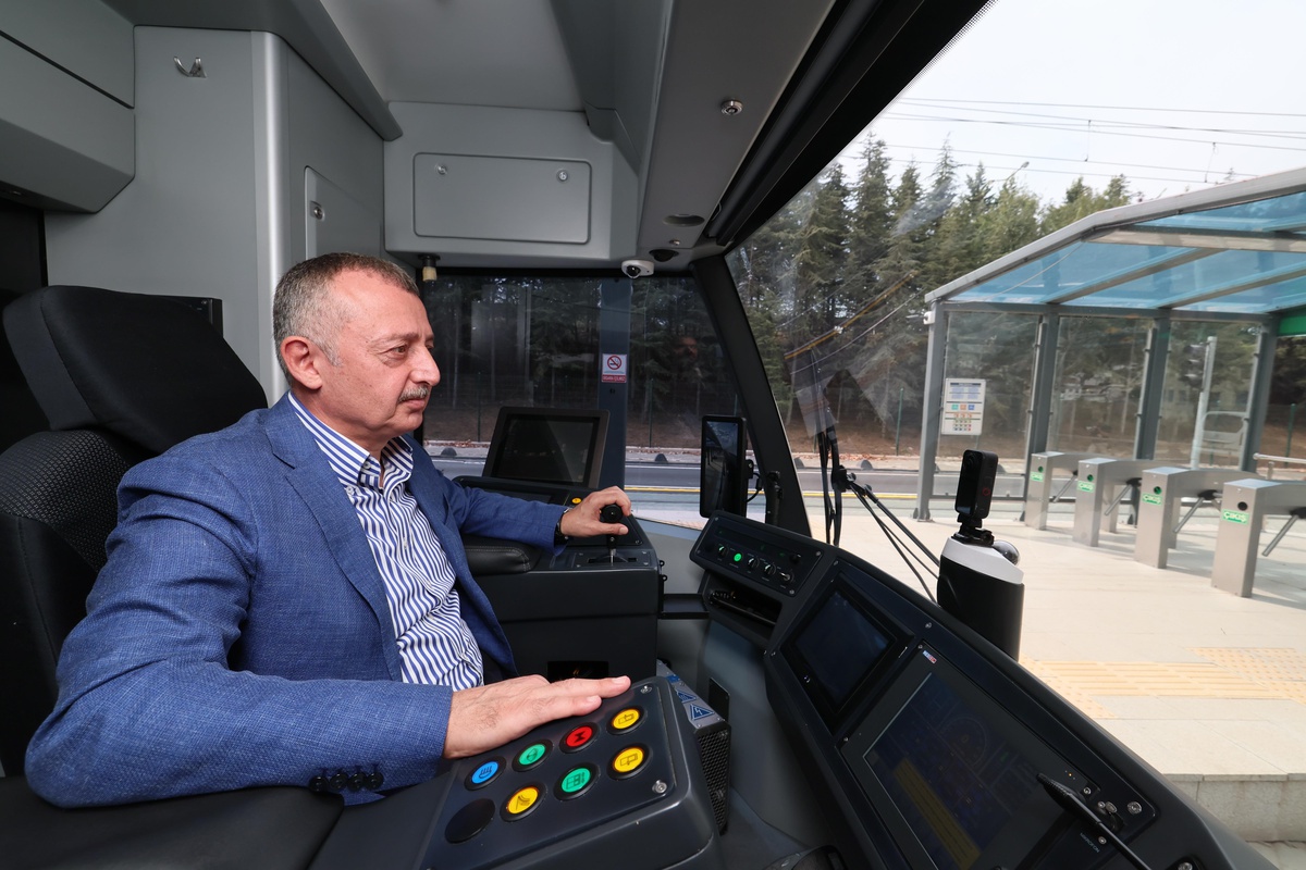 Kocaeli\'nin altında 6 dev köstebek: 2,2 milyar dolarlık metro yükseliyor