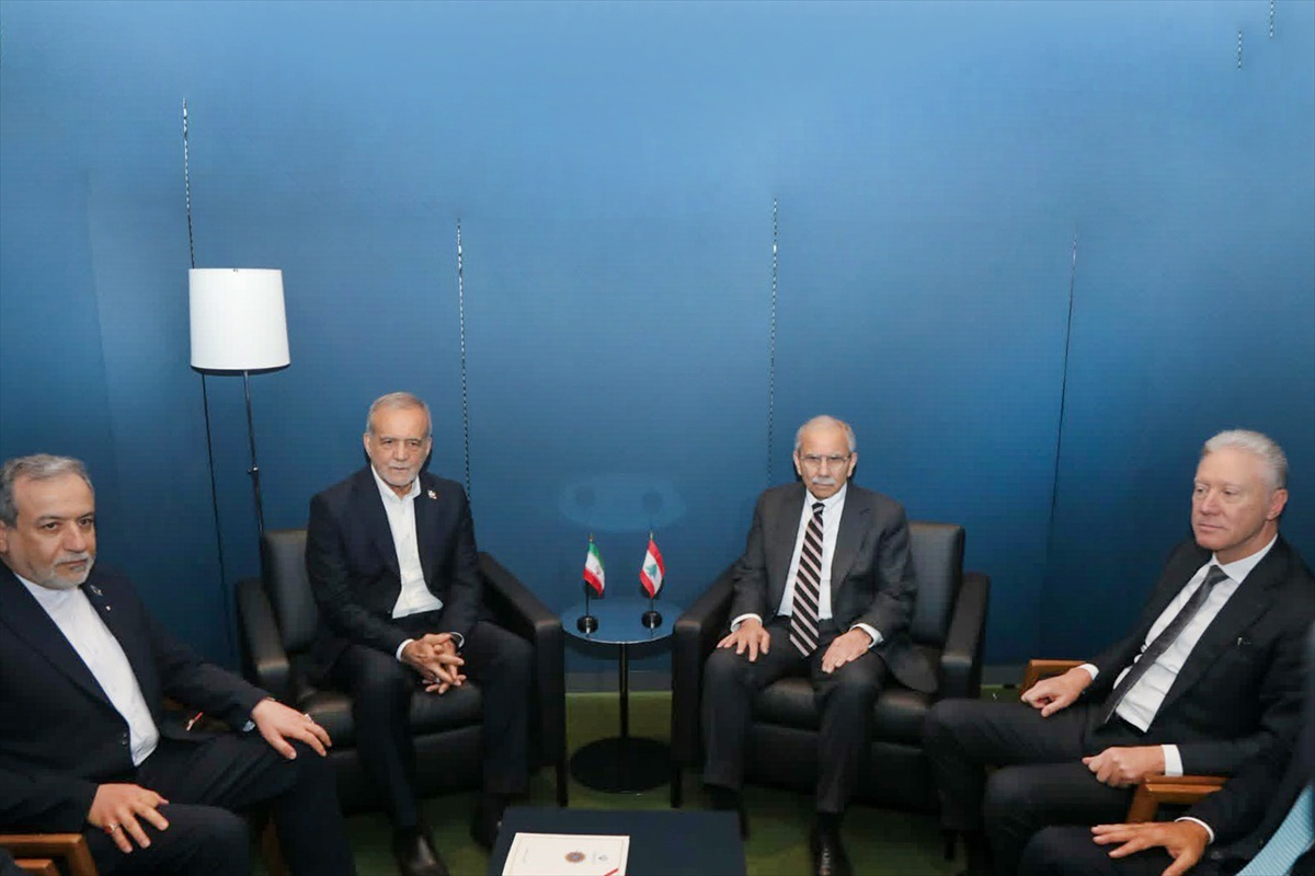 Lübnan Başbakanı Selam, Pezeşkiyan ile görüşüp İran\'dan Beyrut\'a büyükelçi adayı istedi
