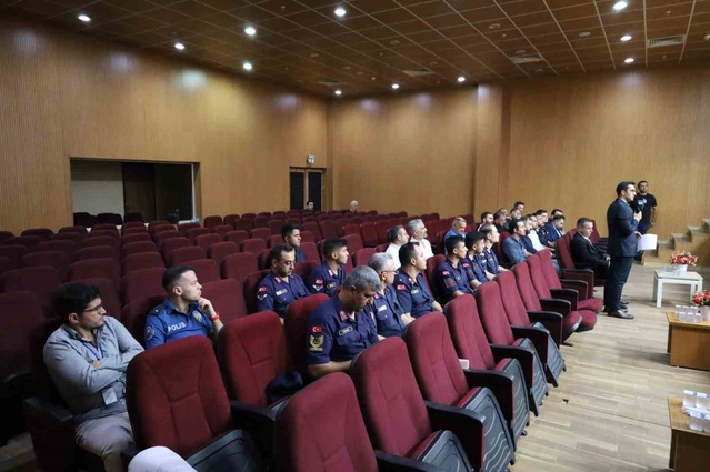 Tarsus'ta savcılar ve kolluk, uyuşturucu ve terör soruşturmalarını değerlendirdi